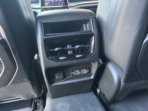 Used 2022 Jeep Grand Cherokee Altitude image 52