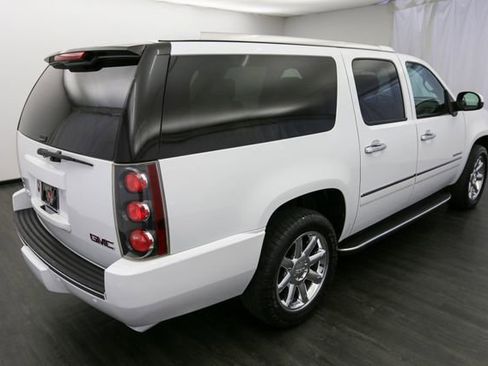 Used 2011 GMC Yukon XL Denali AWD/4WD image 10