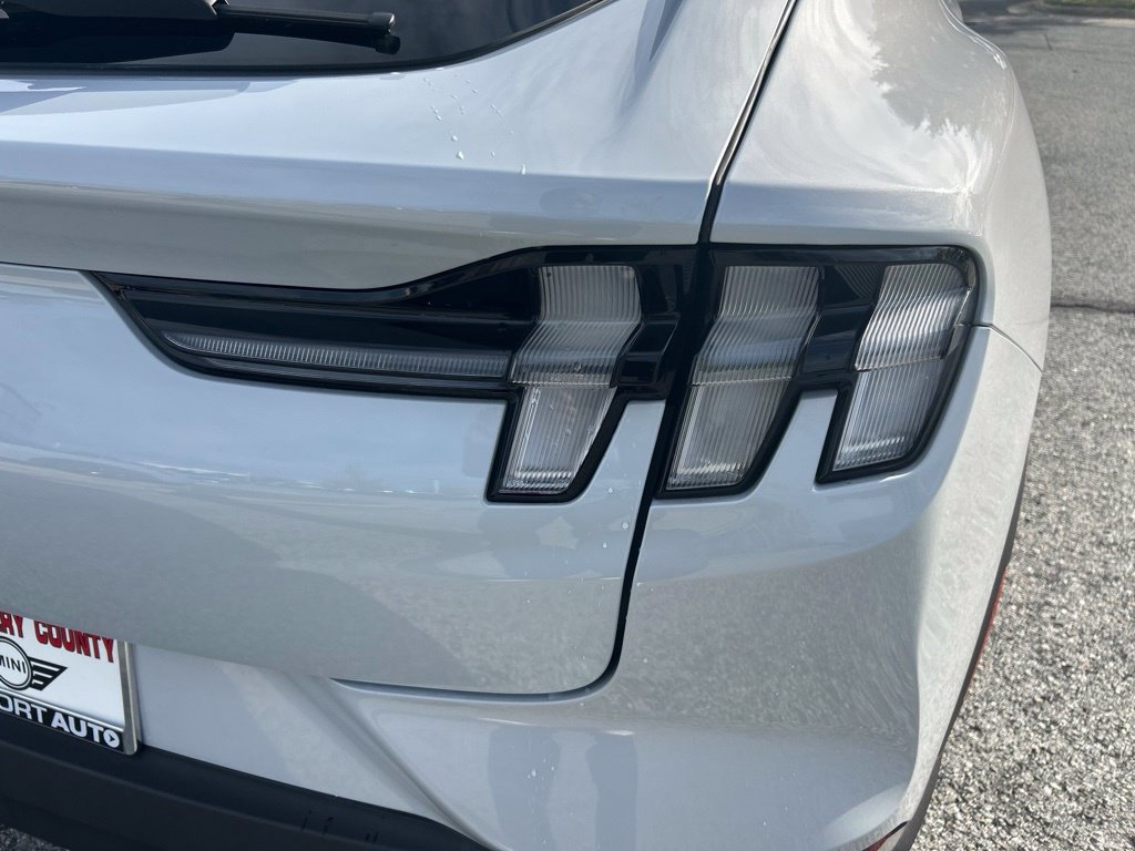 Used 2022 Ford Mustang Mach-E Select AWD/4WD image 19