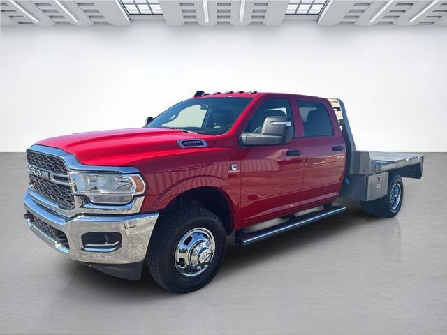 Used 2024 RAM 3500 Tradesman w/ Chrome Appearance Group AWD/4WD image 8