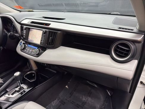 Used 2018 Toyota RAV4 Limited image 26