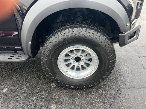 Used 2019 Ford F150 Raptor w/ Equipment Group 802A Luxury image 12