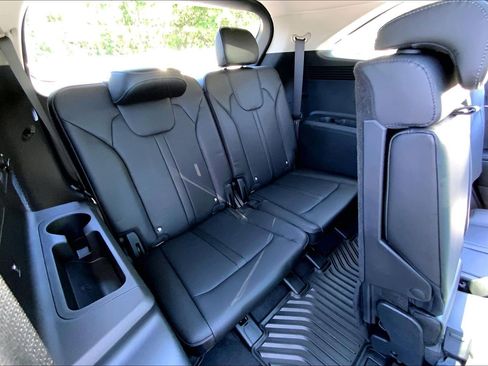 Used 2024 Kia Sorento S w/ Panoramic Sunroof Package FWD image 29