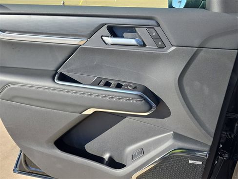 New 2026 GMC Acadia Elevation image 28