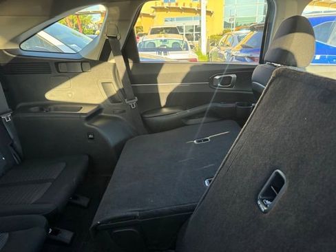 Certified 2025 Kia Sorento LX image 3