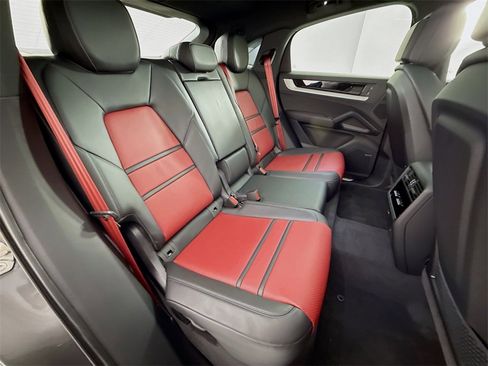 New 2026 Porsche Cayenne S image 29