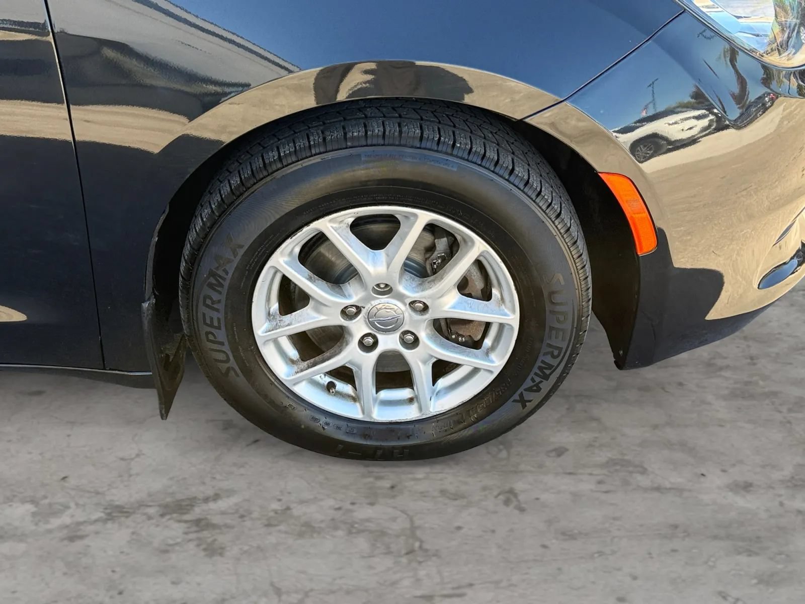 Used 2017 Chrysler Pacifica Touring FWD image 45