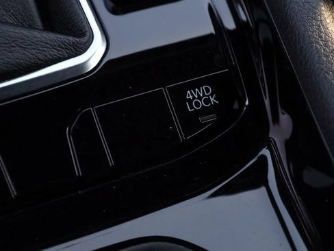 Used 2025 Jeep Compass Limited AWD/4WD image 18