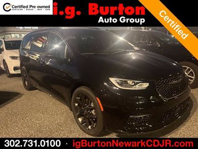 Used 2025 Chrysler Pacifica Limited
