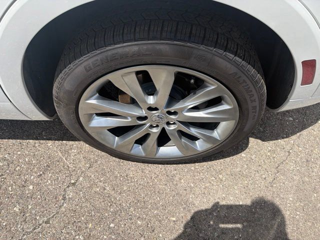 Used 2023 Buick Envision Avenir AWD/4WD image 12
