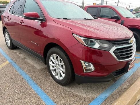 Used 2018 Chevrolet Equinox LT FWD image 2