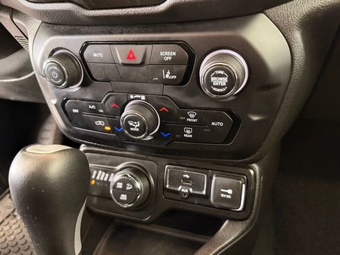 Certified 2023 Jeep Renegade Trailhawk image 33