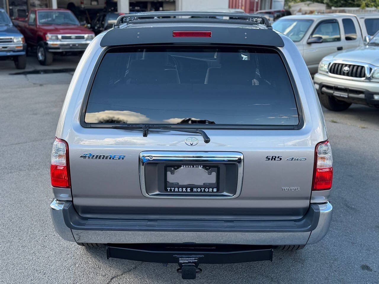 Used 2002 Toyota 4Runner SR5 AWD/4WD image 10