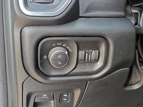 Used 2022 RAM 1500 Laramie AWD/4WD image 25