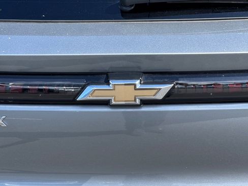 Used 2026 Chevrolet Equinox EV LT FWD image 46
