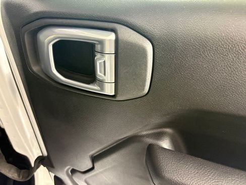 Used 2025 Jeep Wrangler Unlimited Sport AWD/4WD image 16