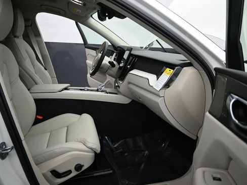 New 2026 Volvo XC60 B5 Ultra w/ Protection Package Premier AWD/4WD image 15