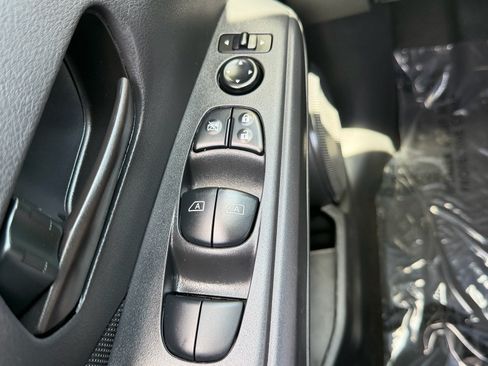 Certified 2025 Nissan Kicks Play S FWD image 30