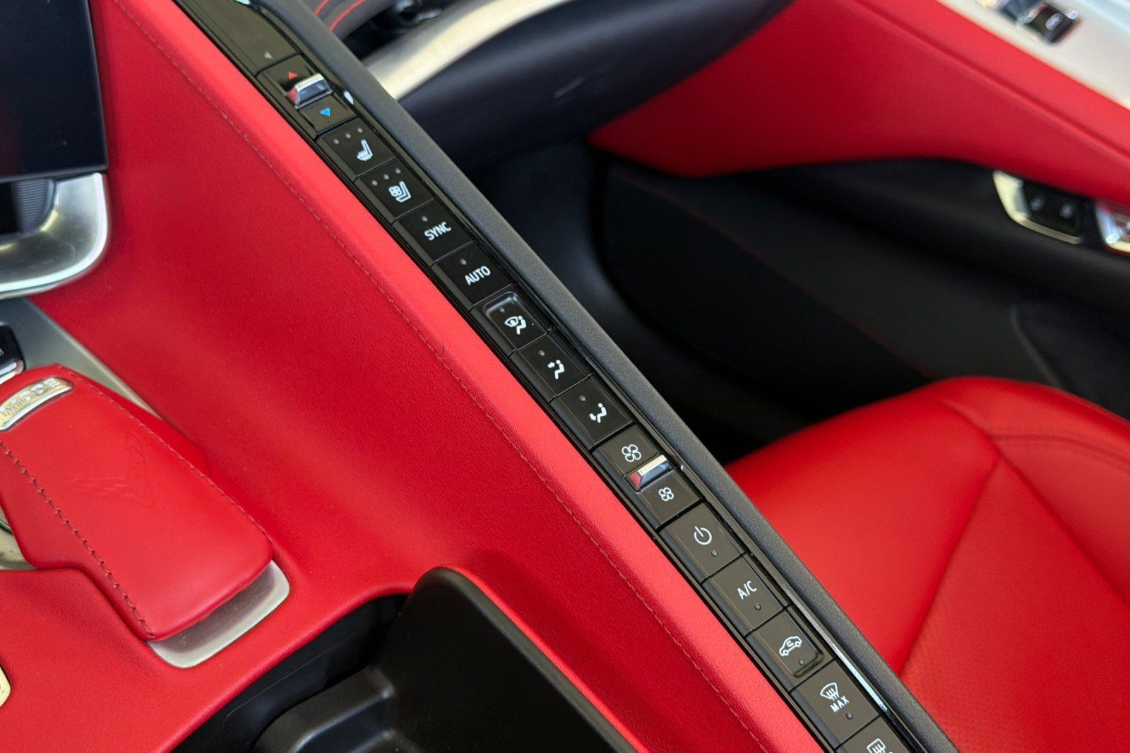 Used 2022 Chevrolet Corvette Stingray Preferred Conv w/ Z51 Performance Package RWD image 21
