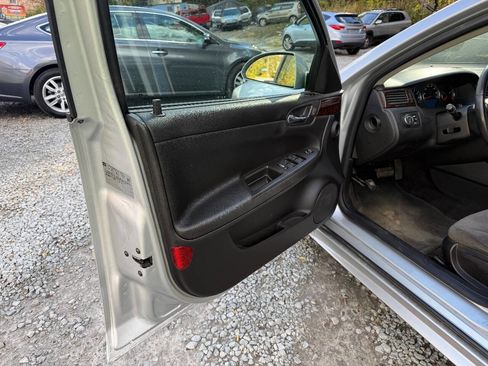 Used 2014 Chevrolet Impala LT w/ LT Sunroof Package image 11