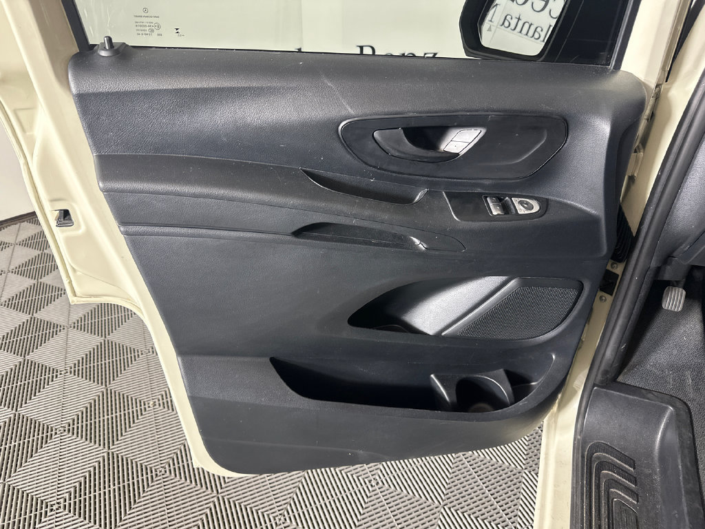 Used 2023 Mercedes-Benz Metris image 10