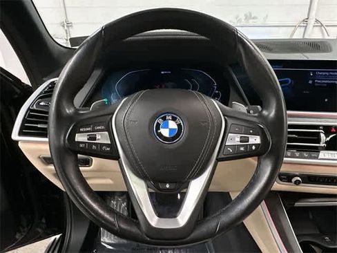 Used 2022 BMW X5 xDrive45e w/ Parking Assistance Package image 8