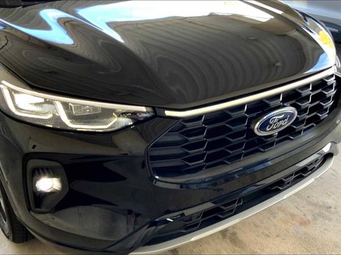 Used 2024 Ford Escape ST-Line Elite w/ Premium Technology Package image 55