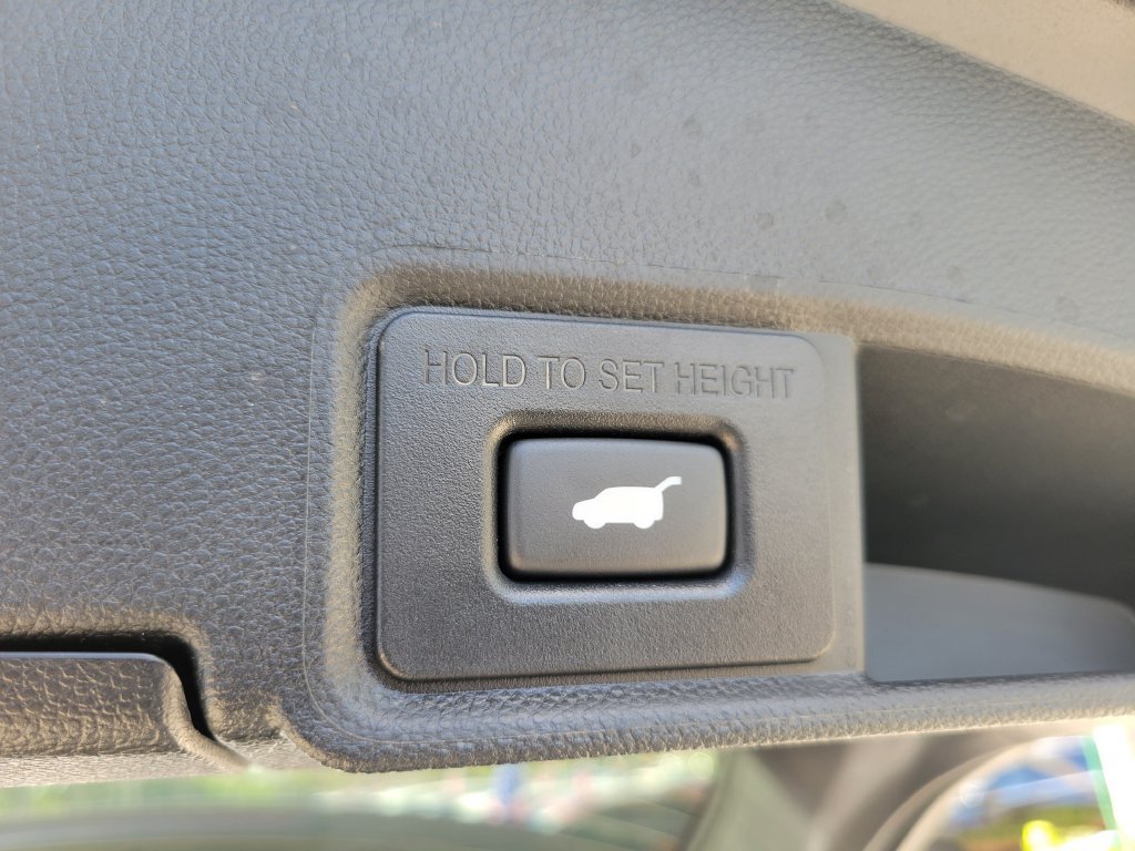 Used 2025 Acura RDX SH-AWD image 9