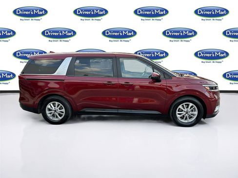 Used 2024 Kia Carnival LX image 8