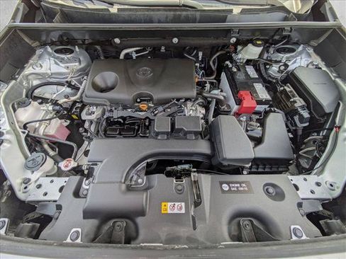 Used 2025 Toyota RAV4 XLE AWD/4WD image 22