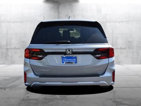 New 2026 Honda Odyssey Touring image 6