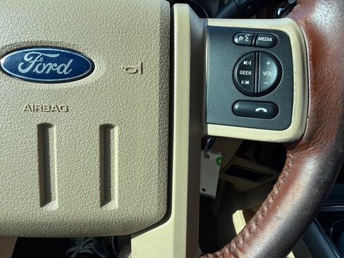 Used 2013 Ford F250 King Ranch w/ King Ranch w/Chrome Pkg AWD/4WD image 30