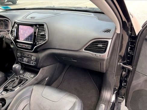 Used 2021 Jeep Cherokee Limited w/ Trailer Tow Group AWD/4WD image 12