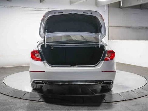 Used 2018 Honda Accord Touring image 27