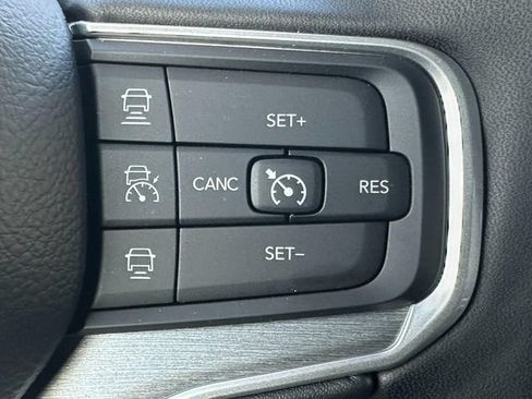 New 2025 Jeep Wagoneer L Series II w/ Convenience Group I AWD/4WD image 15