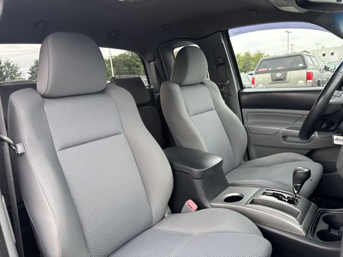 Used 2012 Toyota Tacoma 4x4 Access Cab V6 w/ TRD Off-Road Pkg image 16