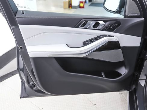 Used 2026 BMW X5 xDrive40i image 9