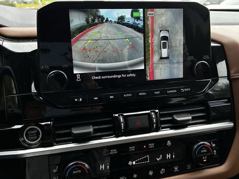 Used 2022 Nissan Pathfinder Platinum w/ Cargo Package FWD image 18