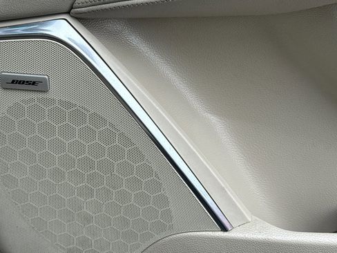 Used 2015 Cadillac Escalade Premium image 24