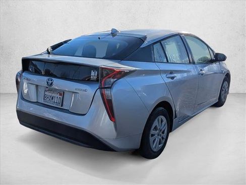 Used 2017 Toyota Prius Two image 5