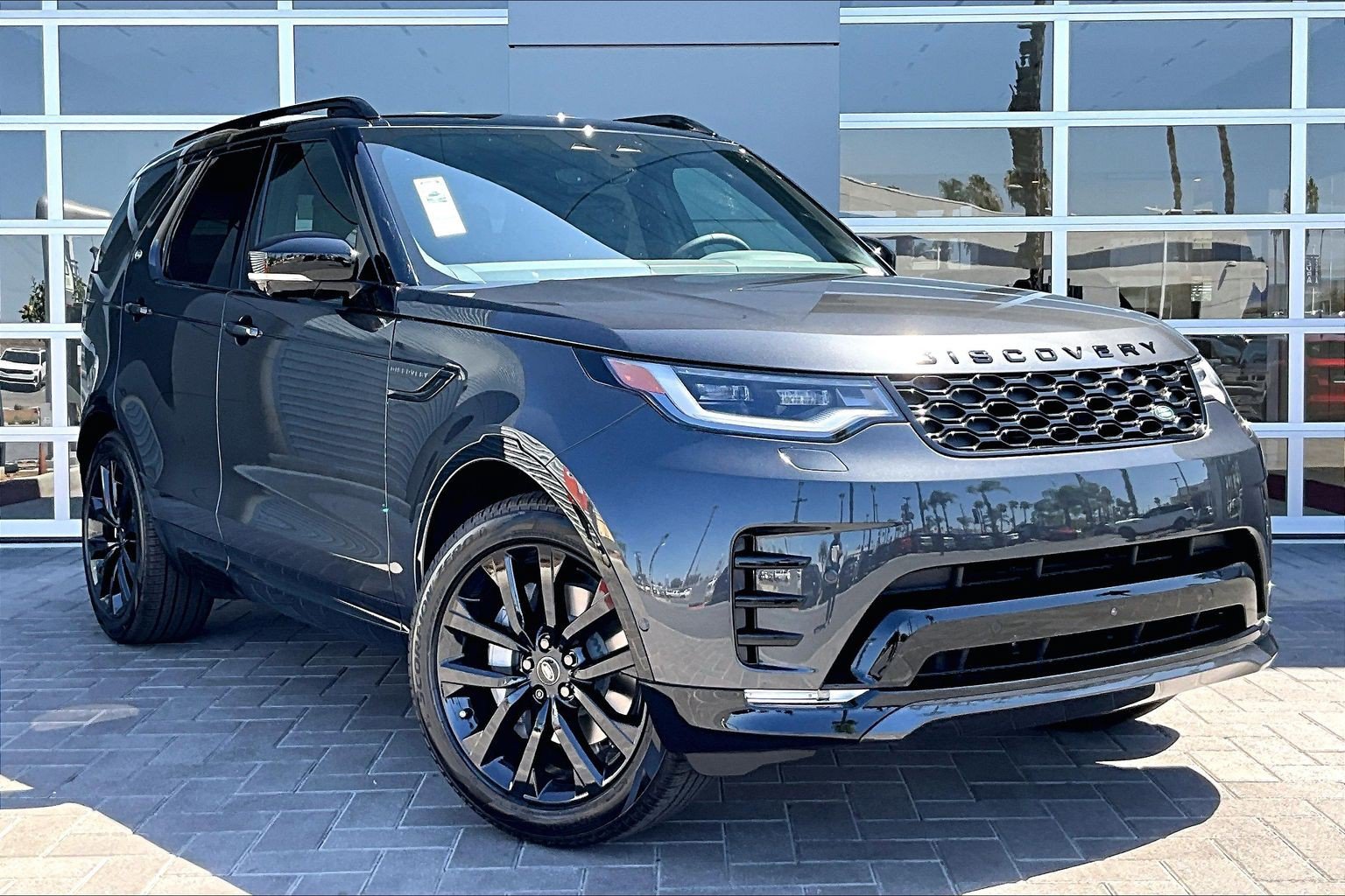 New 2026 Land Rover Discovery Dynamic SE AWD/4WD image 2