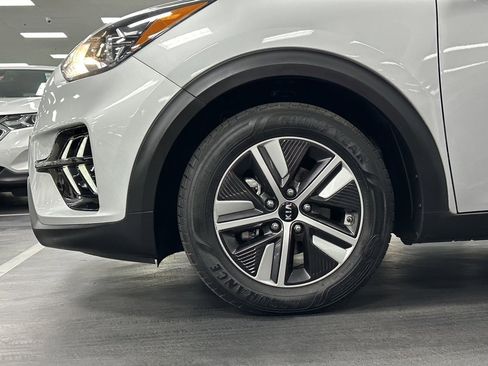 Used 2020 Kia Niro EX Premium image 12