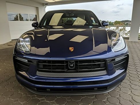 Used 2022 Porsche Macan image 2
