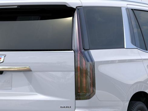 New 2026 Cadillac Escalade Platinum Luxury AWD/4WD image 11