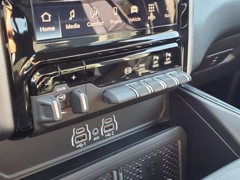 Used 2025 RAM 2500 Laramie image 22