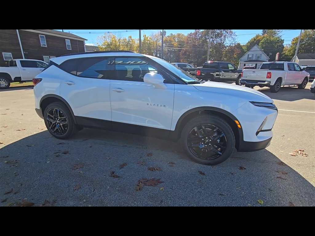 New 2026 Chevrolet Blazer LT w/ Convenience Package AWD/4WD image 9