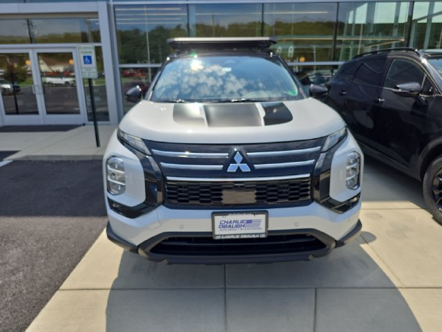 Used 2025 Mitsubishi Outlander AWD image 8