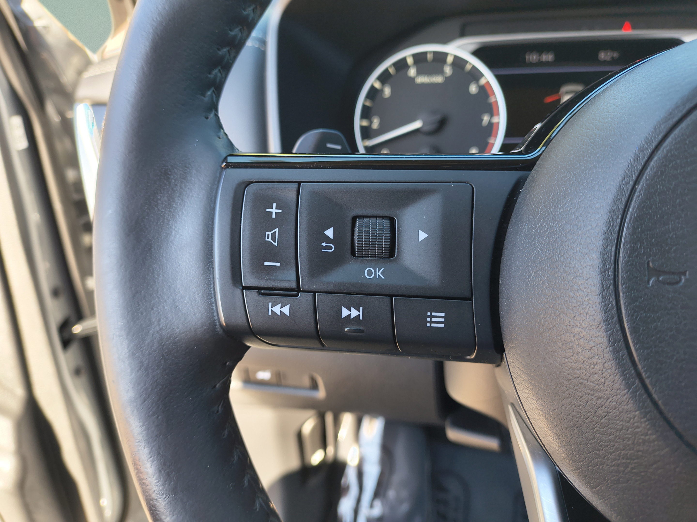 Certified 2022 Nissan Rogue SL w/ SL Premium Package FWD image 32