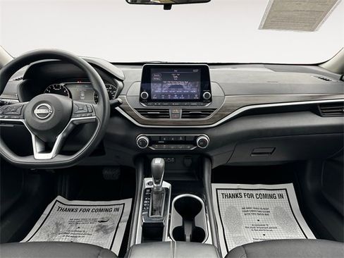 Used 2023 Nissan Altima 2.5 SV image 11