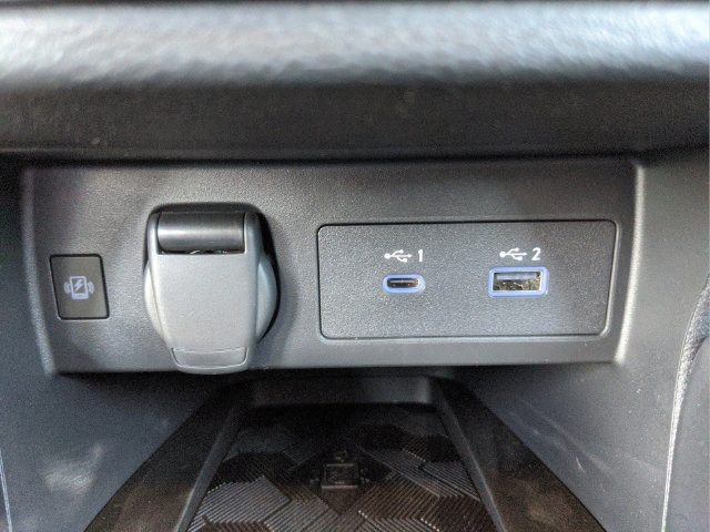 Certified 2025 Nissan Versa SR w/ Trunk Package FWD image 33